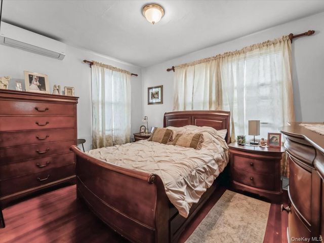14702 33rd Avenue, Flushing, NY 11354