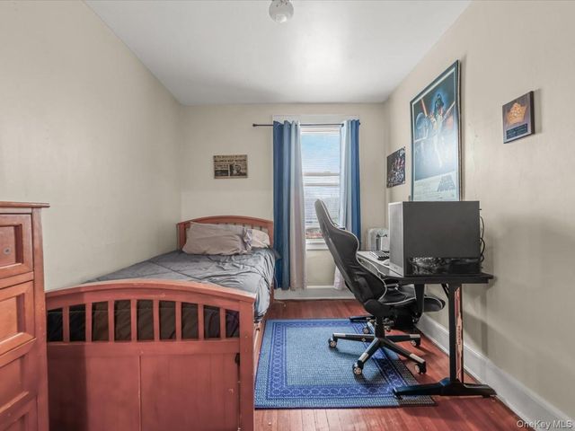 14702 33rd Avenue, Flushing, NY 11354