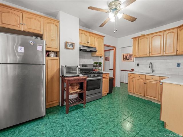 14702 33rd Avenue, Flushing, NY 11354