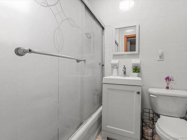 14702 33rd Avenue, Flushing, NY 11354