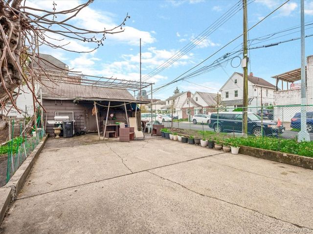 14702 33rd Avenue, Flushing, NY 11354