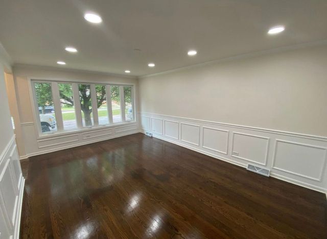 5749 W 63rd Place, Chicago, IL 60638