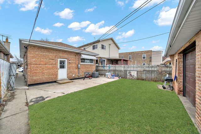 5749 W 63rd Place, Chicago, IL 60638