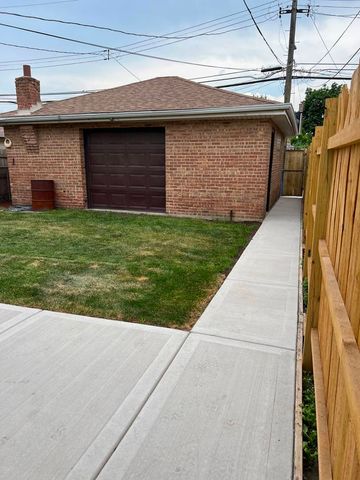 5749 W 63rd Place, Chicago, IL 60638