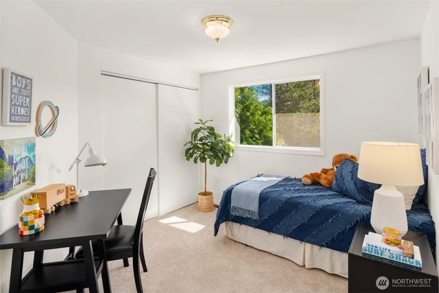4230 205th Place NE, Sammamish, WA 98074