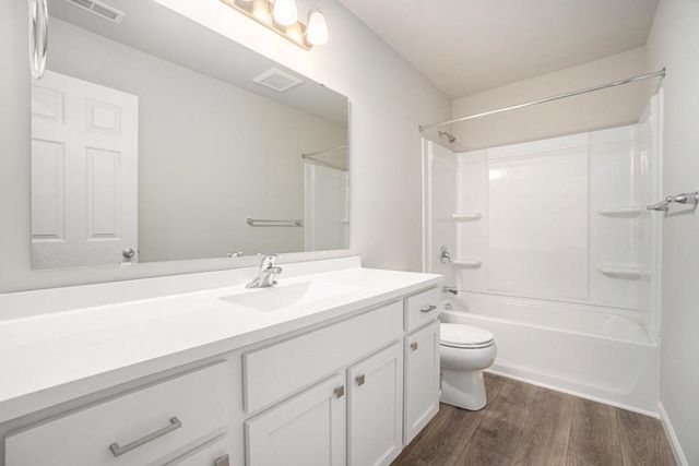 724 Manorwood Circle, Benton Harbor, MI 49022
