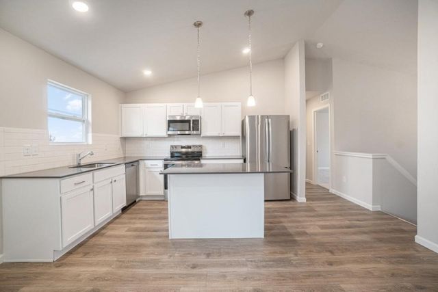 724 Manorwood Circle, Benton Harbor, MI 49022
