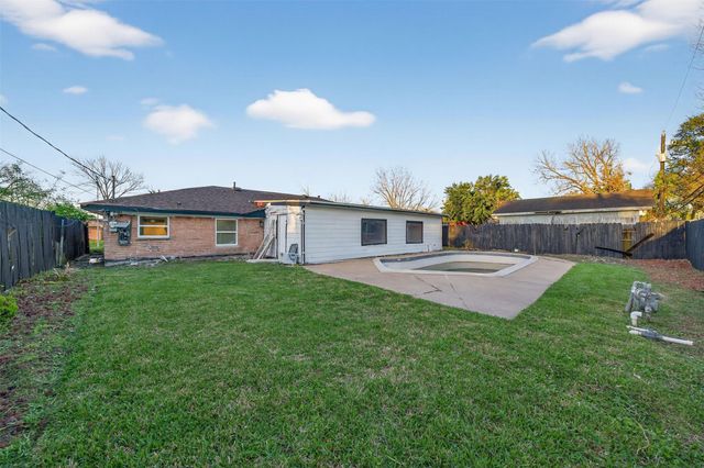 4119 Ebbtide Drive, Houston, TX 77045