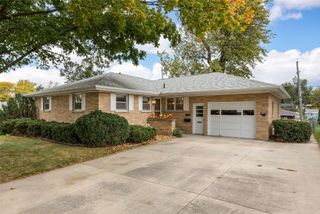 2900 24th Avenue, Marion, IA 52302