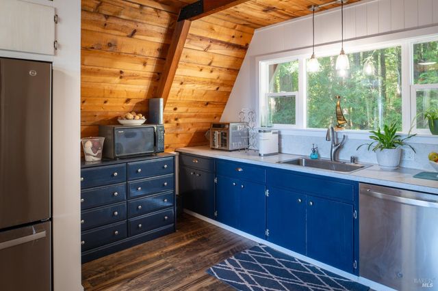 46650 Fish Rock Rd, Gualala, CA 95445