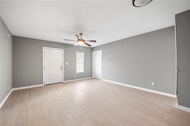 337 W Vanderbilt Dr, Corpus Christi, TX 78415