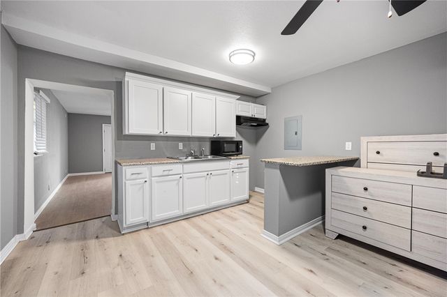 337 W Vanderbilt Dr, Corpus Christi, TX 78415