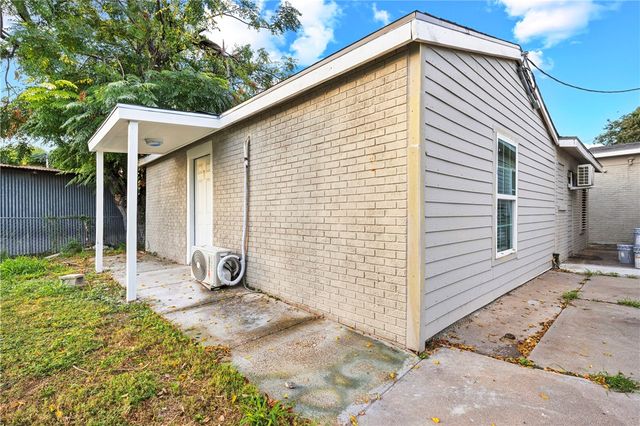 337 W Vanderbilt Dr, Corpus Christi, TX 78415