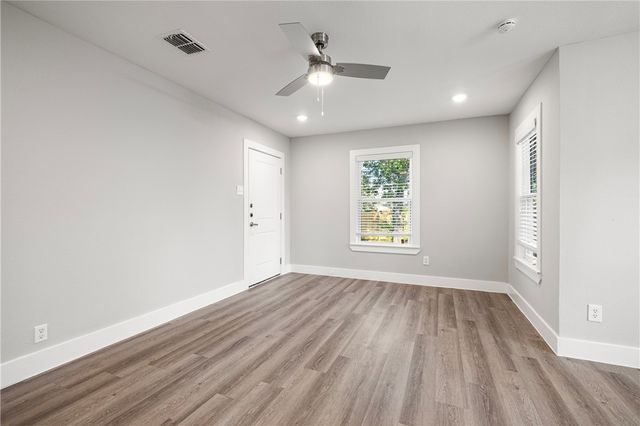 337 W Vanderbilt Dr, Corpus Christi, TX 78415