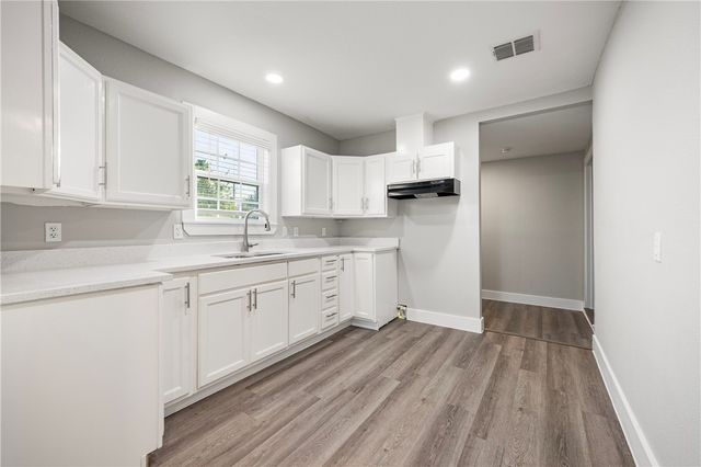 337 W Vanderbilt Dr, Corpus Christi, TX 78415