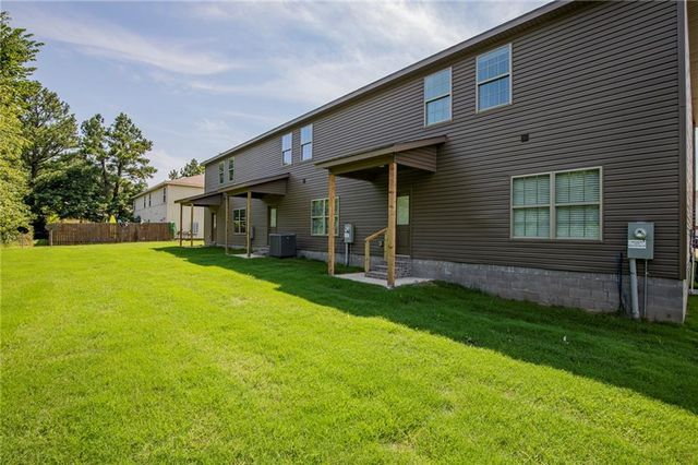 2003 Azlin Place, Siloam Springs, AR 72761