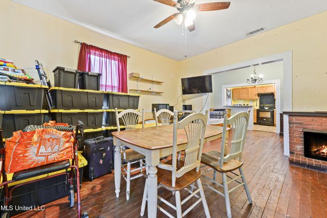 4006 Pine Street, Pascagoula, MS 39567