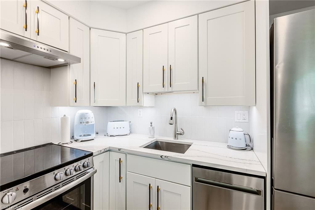 235 Seaview CT G1, MARCO ISLAND, FL 34145 — photo 5