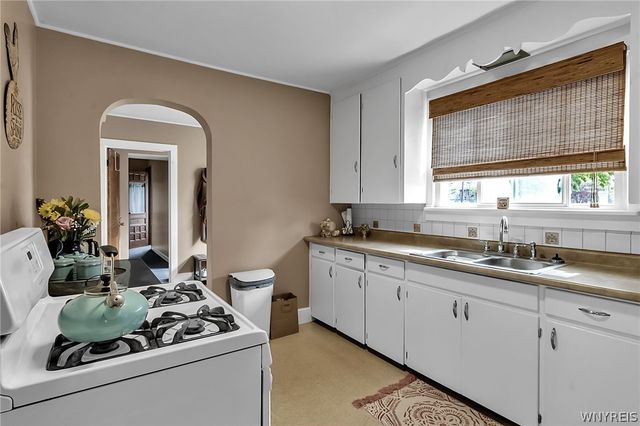 5657 Broadway Street, Lancaster, NY 14086