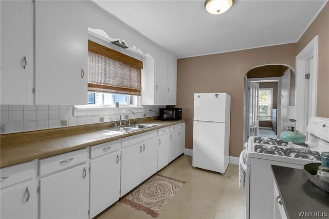 5657 Broadway Street, Lancaster, NY 14086