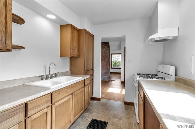 5657 Broadway Street, Lancaster, NY 14086