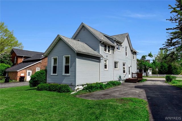 5657 Broadway Street, Lancaster, NY 14086