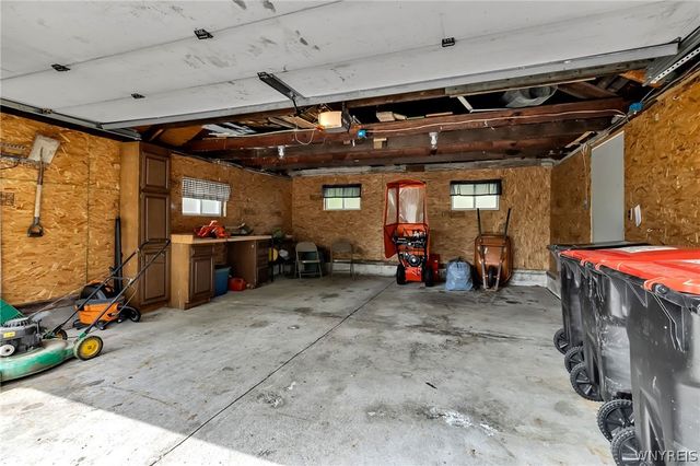 5657 Broadway Street, Lancaster, NY 14086