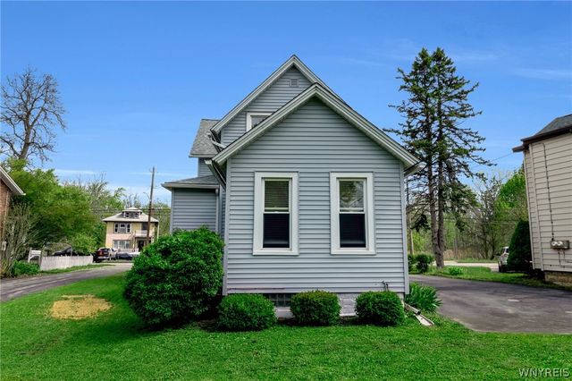 5657 Broadway Street, Lancaster, NY 14086