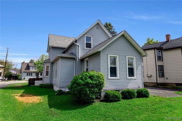 5657 Broadway Street, Lancaster, NY 14086