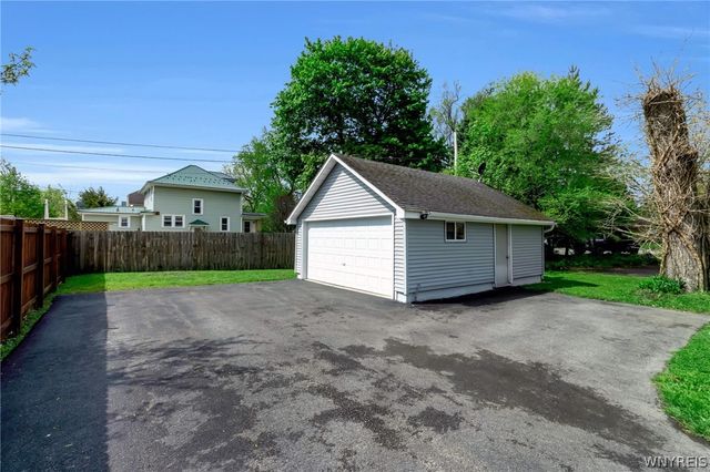 5657 Broadway Street, Lancaster, NY 14086