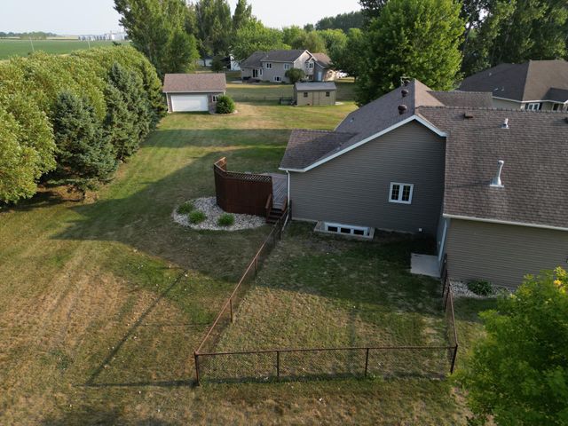 1949 51st Avenue N, Moorhead, MN 56560