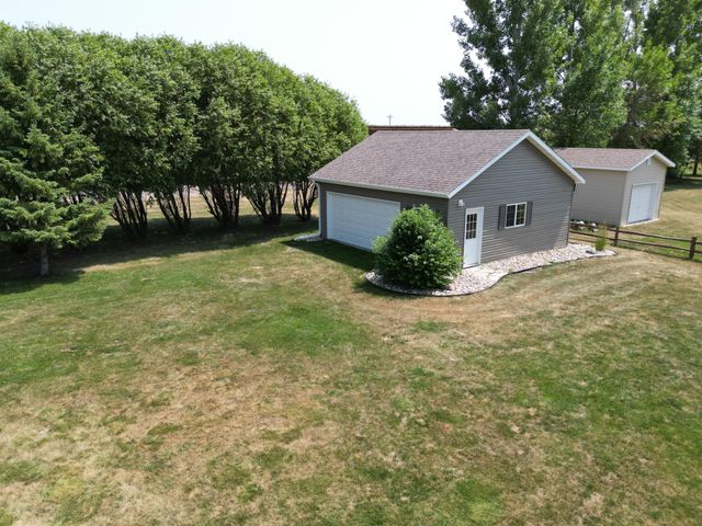 1949 51st Avenue N, Moorhead, MN 56560