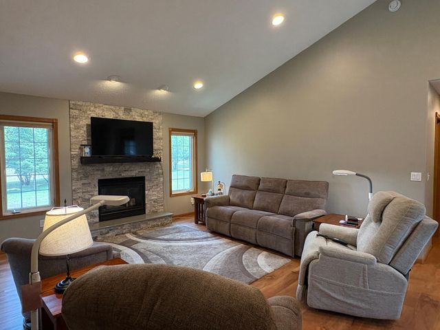 1949 51st Avenue N, Moorhead, MN 56560