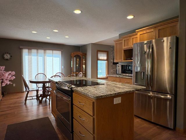 1949 51st Avenue N, Moorhead, MN 56560