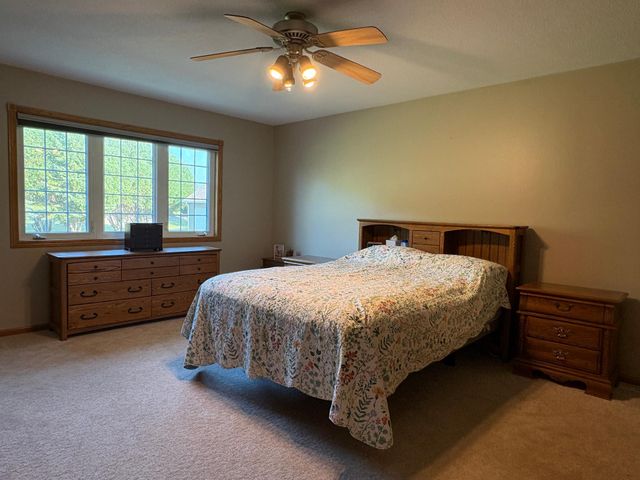 1949 51st Avenue N, Moorhead, MN 56560