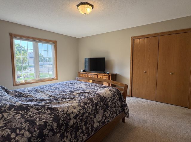 1949 51st Avenue N, Moorhead, MN 56560
