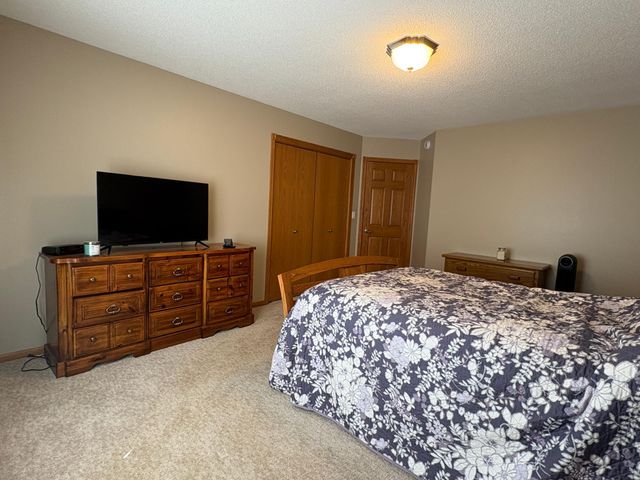 1949 51st Avenue N, Moorhead, MN 56560