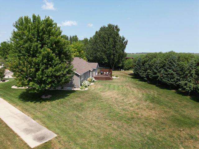 1949 51st Avenue N, Moorhead, MN 56560