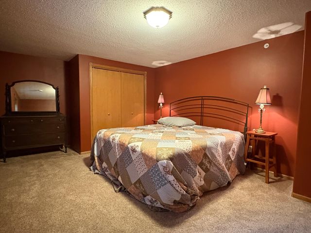 1949 51st Avenue N, Moorhead, MN 56560