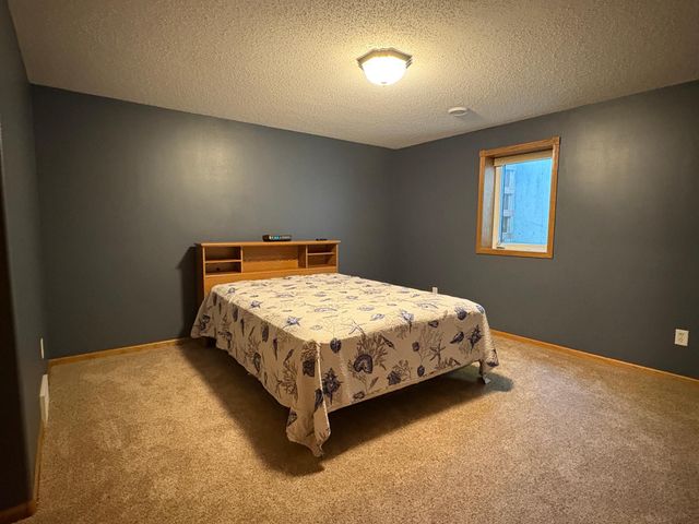 1949 51st Avenue N, Moorhead, MN 56560
