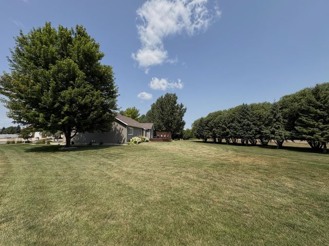1949 51st Avenue N, Moorhead, MN 56560
