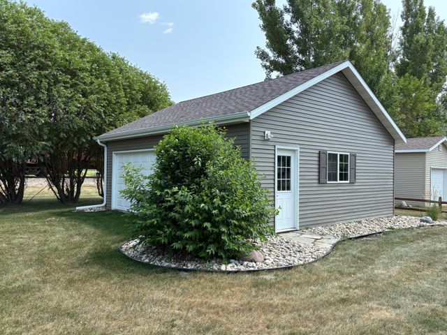 1949 51st Avenue N, Moorhead, MN 56560