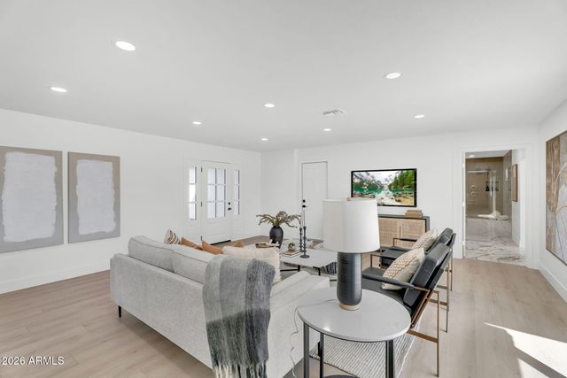 1559 N Upland Circle, Mesa, AZ 85201