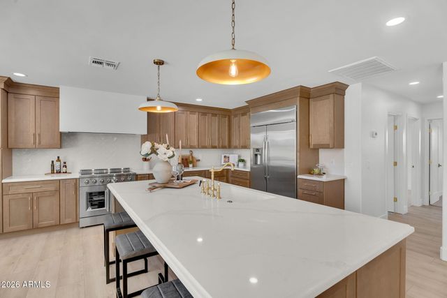 1559 N Upland Circle, Mesa, AZ 85201