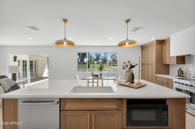 1559 N Upland Circle, Mesa, AZ 85201