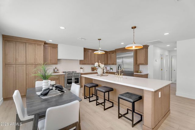 1559 N Upland Circle, Mesa, AZ 85201