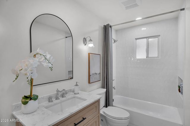 1559 N Upland Circle, Mesa, AZ 85201