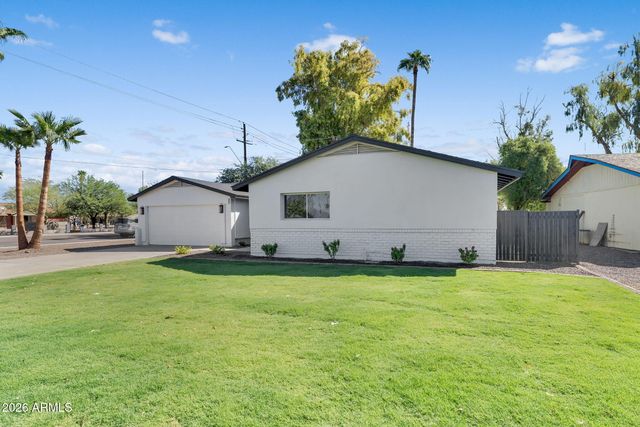 1559 N Upland Circle, Mesa, AZ 85201