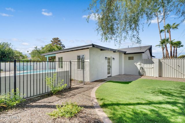 1559 N Upland Circle, Mesa, AZ 85201