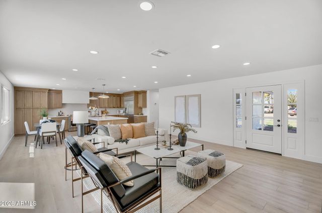 1559 N Upland Circle, Mesa, AZ 85201